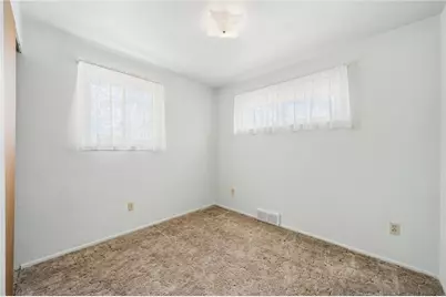 525 New Market Dr, Hempfield Township, PA 15601 - Photo 15