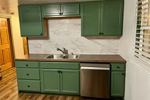 1230 Frank Ave, Jeannette, PA 15644 - Photo 9