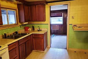 9 Allen Way, White Oak, PA 15131 - Photo 7