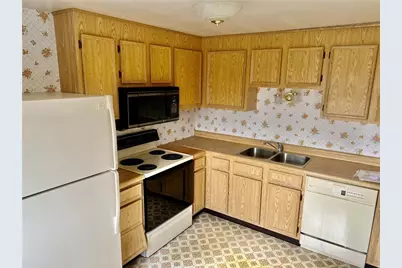 307 Countryside Dr, Robinson Twp, PA 15136 - Photo 3