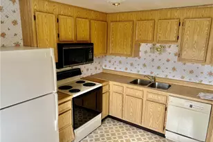 307 Countryside Dr, Robinson Twp, PA 15136 - Photo 3