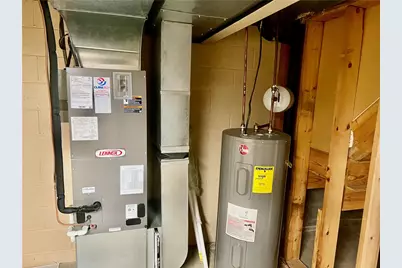 307 Countryside Dr, Robinson Twp, PA 15136 - Photo 13