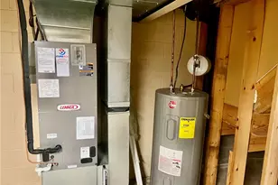 307 Countryside Dr, Robinson Twp, PA 15136 - Photo 13