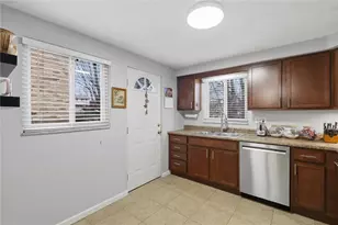 677 Doris Dr, Scott Township, PA 15243 - Photo 19