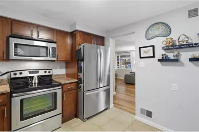 677 Doris Dr, Scott Township, PA 15243 - Photo 17