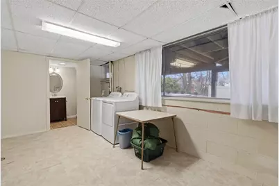 677 Doris Dr, Scott Township, PA 15243 - Photo 37