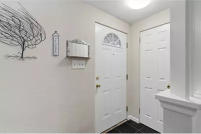 677 Doris Dr, Scott Township, PA 15243 - Photo 11