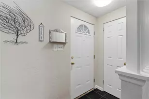 677 Doris Dr, Scott Township, PA 15243 - Photo 11