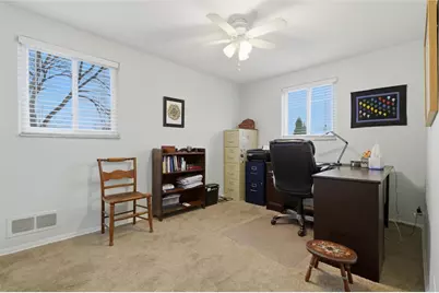 677 Doris Dr, Scott Township, PA 15243 - Photo 27