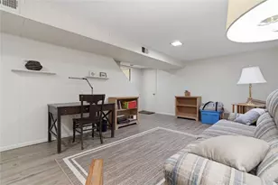 677 Doris Dr, Scott Township, PA 15243 - Photo 35