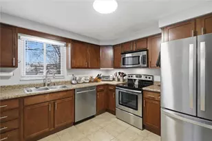 677 Doris Dr, Scott Township, PA 15243 - Photo 15