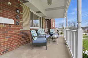 677 Doris Dr, Scott Township, PA 15243 - Photo 7