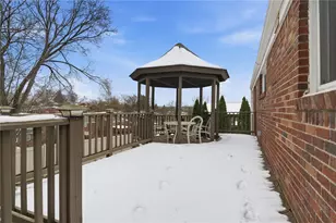 677 Doris Dr, Scott Township, PA 15243 - Photo 45