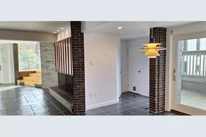 90 E Woodland, Pittsburgh, PA 15232 - Photo 13