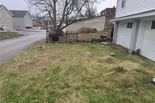 323 S 5th St, Jeannette, PA 15644 - Photo 21