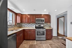 918 Willow Glen Dr, Bethel Park, PA 15102 - Photo 11