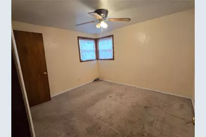 109 Webster Dr, Pittsburgh, PA 15235 - Photo 5