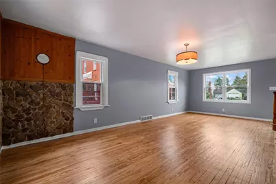 1908 Haywood St, Farrell, PA 16121 - Photo 5