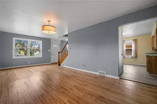 1908 Haywood St, Farrell, PA 16121 - Photo 3