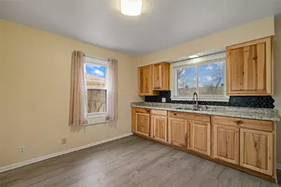 1908 Haywood St, Farrell, PA 16121 - Photo 3