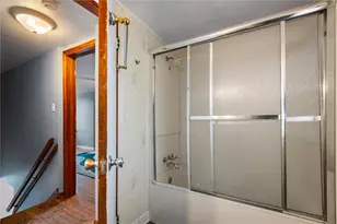 1908 Haywood St, Farrell, PA 16121 - Photo 9