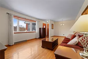 804 Redwood Dr, Cecil, PA 15057 - Photo 3