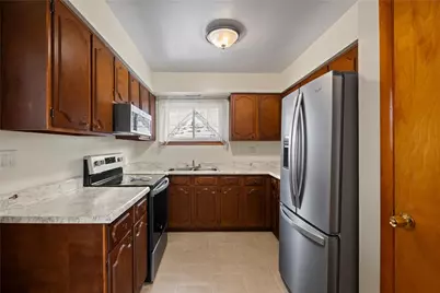 804 Redwood Dr, Cecil, PA 15057 - Photo 9