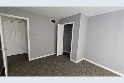 243 Augusta St, Pittsburgh, PA 15211 - Photo 17