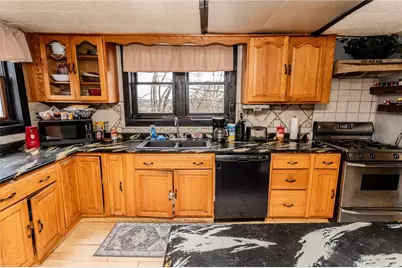 601 E Washington Ave, Connellsville, PA 15425 - Photo 17