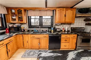 601 E Washington Ave, Connellsville, PA 15425 - Photo 17