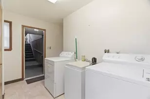 2375 E Beckert Ave, Pittsburgh, PA 15212 - Photo 15