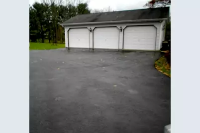 1576 E Laurel Circle, Mount Pleasant Township, PA 15666 - Photo 3