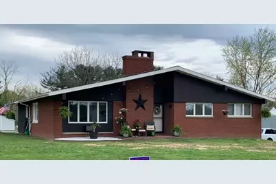 1576 E Laurel Circle, Mount Pleasant Township, PA 15666 - Photo 1