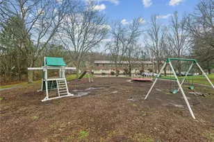 300 Williamsburg Ln, Murrysville, PA 15632 - Photo 43