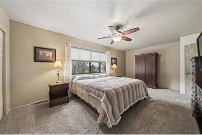 300 Williamsburg Ln, Murrysville, PA 15632 - Photo 23