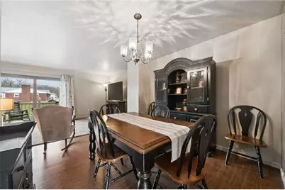 300 Williamsburg Ln, Murrysville, PA 15632 - Photo 11