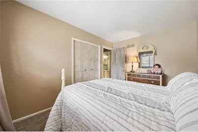 300 Williamsburg Ln, Murrysville, PA 15632 - Photo 21