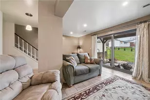 300 Williamsburg Ln, Murrysville, PA 15632 - Photo 29