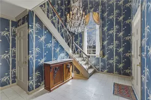 126 W Lyndhrust Dr, Pittsburgh, PA 15206 - Photo 5