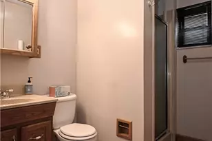 26 Terrace Dr, Green Tree, PA 15205 - Photo 25