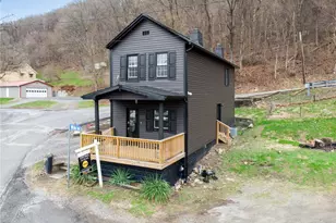 330 Braeburn Rd, Lower Burrell, PA 15068 - Photo 1