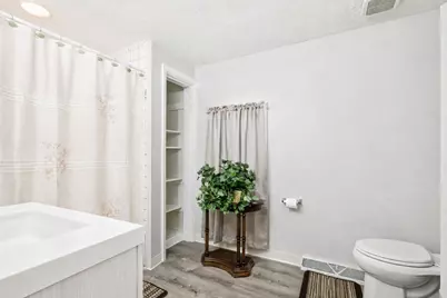 1137 Lincoln Way, White Oak, PA 15131 - Photo 11