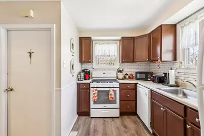 1137 Lincoln Way, White Oak, PA 15131 - Photo 9