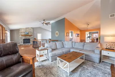 152 Twin Run Rd, Hempfield Township, PA 15601 - Photo 9