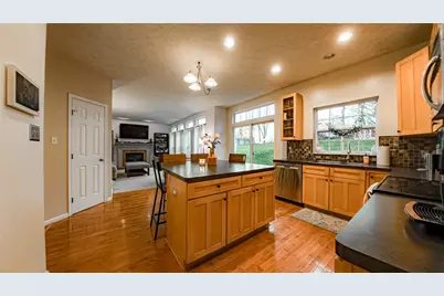 163 Valley View Dr, Rostraver, PA 15012 - Photo 5