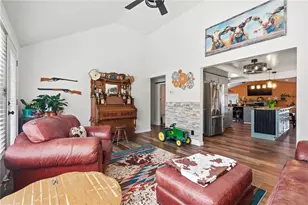 27 Bock Ln, Baden, PA 15005 - Photo 7