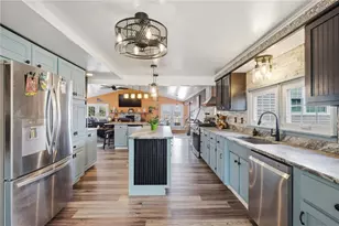 27 Bock Ln, Baden, PA 15005 - Photo 9