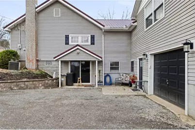 27 Bock Ln, Baden, PA 15005 - Photo 5