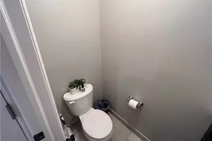 1875 Linton St, Pittsburgh, PA 15219 - Photo 9