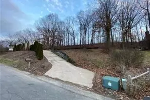 159 Oakdale Dr, Zelienople, PA 16063 - Photo 1